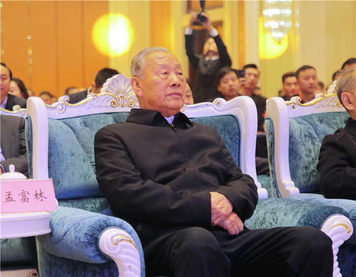 我会梅锋会长钟世彬常务副会长陶学权常务副会长施