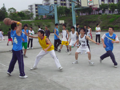 西政皖籍学子以“球”传情，为大学生分会纳新奠基-1.jpg